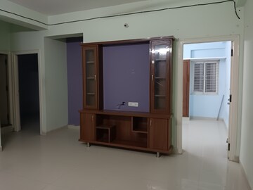 Room in 2 BHK Apartment at Madhapur – for Rent