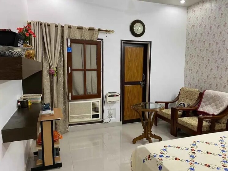 Living Room, indira nagar 6 Bedroom 2400 Sq.Ft. Independent House In Indira Nagar Lucknow 8340225
