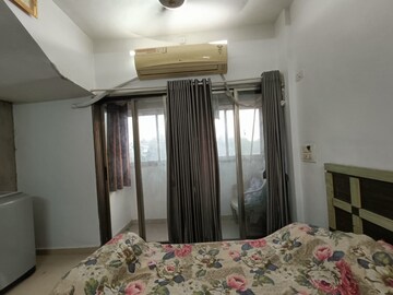Bedroom in 2 BHK Apartment at Silver Castle Andheri East, Andheri East – for Rent