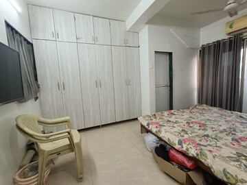 Bedroom in 2 BHK Apartment at Silver Castle Andheri East, Andheri East – for Rent