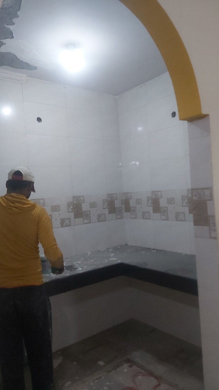 Bathroom, mayur vihar 2.5 Bedroom 850 Sq.Ft. Builder Floor In Mayur Vihar Delhi 8340383