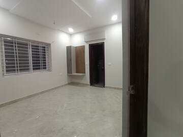 Room in 3 BHK Apartment at Kondapur – for Rent