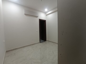 Room in 3 BHK Apartment at Kondapur – for Rent