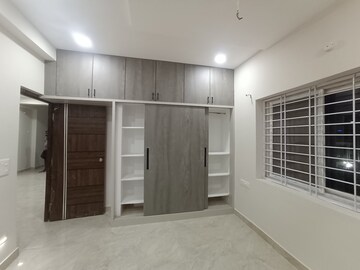 Room in 3 BHK Apartment at Kondapur – for Rent