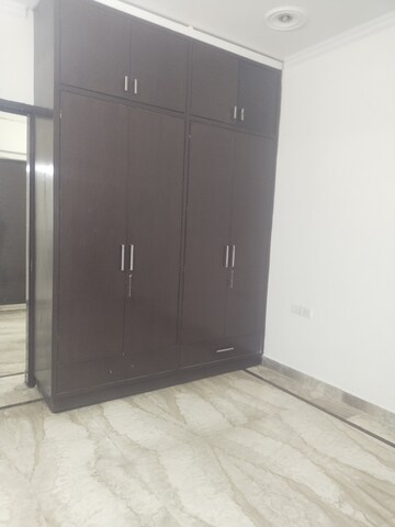 Furnished Amenities in 3 BHK Builder Floor at Sector 43 – for Rent