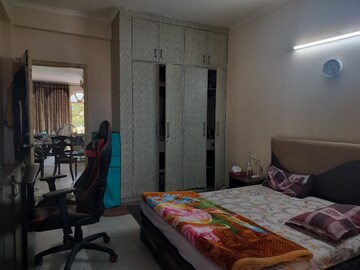 Bedroom in 2 BHK Builder Floor at SS 100, Sector 49 – for Rent