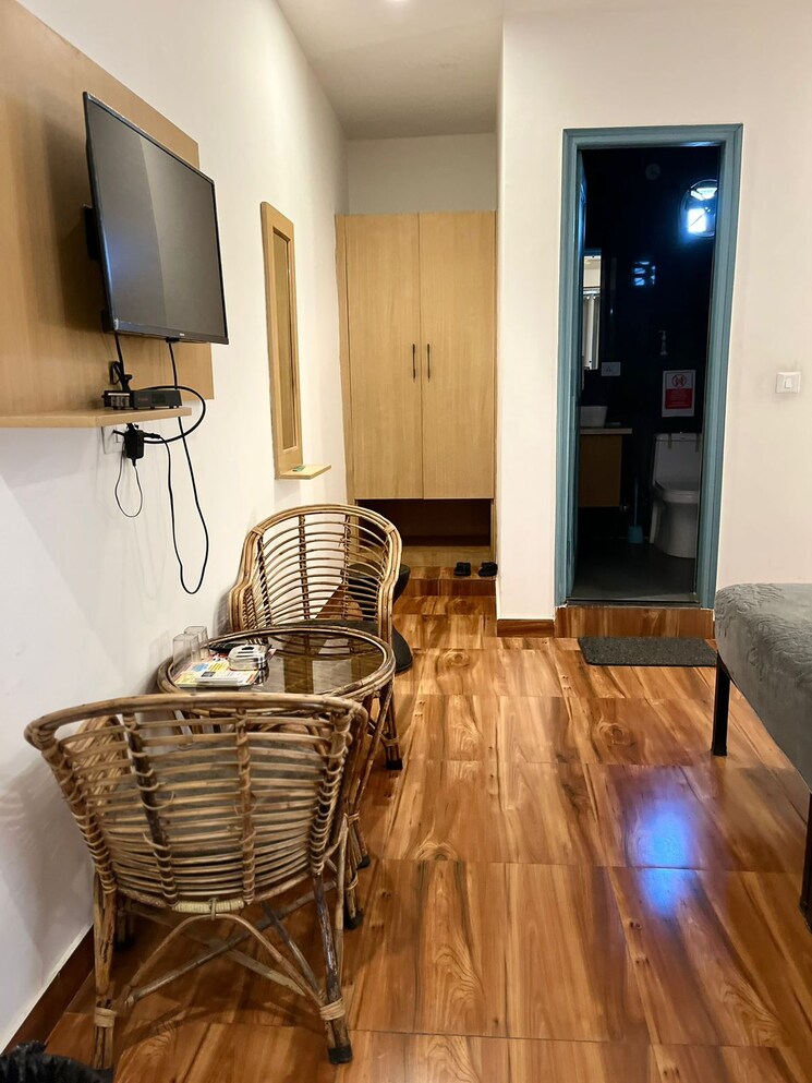 undefined, shimla bypass road Commercial Showroom 400 Sq.Yd. In Shimla Bypass Road Dehradun 8340588