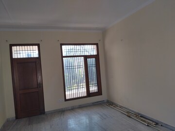 Room in 3 BHK Villa at Skynet Towers, Patiala Road – for Rent