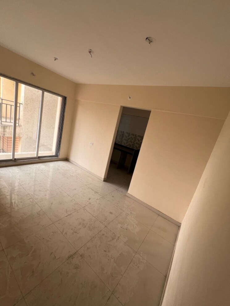 Room, sector 10b ulwe 1 RK 450 Sq.Ft. Apartment In Sector 10b Ulwe Navi Mumbai 8340615