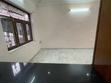Furnished Amenities in 3.5 BHK Villa at JakhaN-Rajpur Road – for Rent