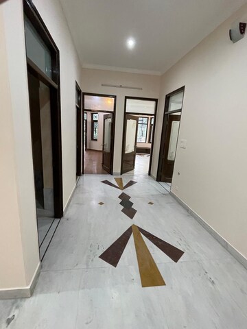Building Lobby in 3.5 BHK Villa at JakhaN-Rajpur Road – for Rent