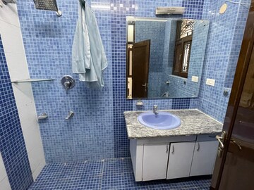 Bathroom in 3.5 BHK Villa at JakhaN-Rajpur Road – for Rent
