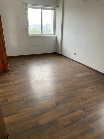 Room in 3 BHK Apartment at ASF Insignia Isle-De-Royale Residences, Gurgaon Faridabad Road – for Rent