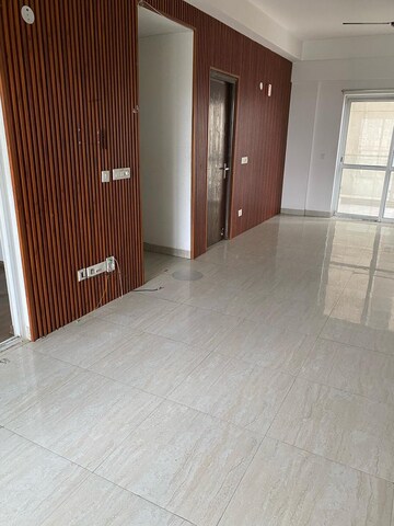 Room in 3 BHK Apartment at ASF Insignia Isle-De-Royale Residences, Gurgaon Faridabad Road – for Rent