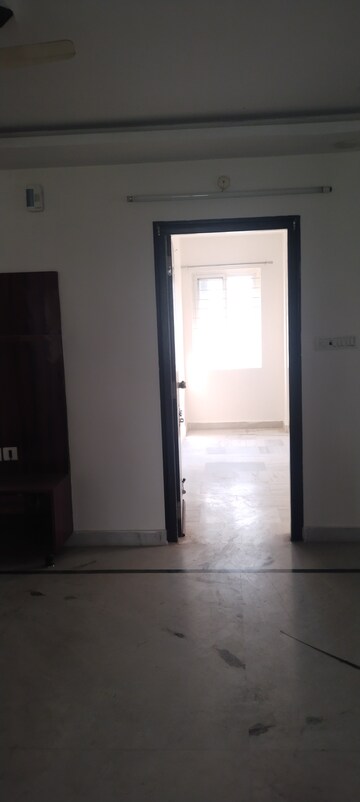 Room in 4 BHK Apartment at Pavani Laxmi Nivas, Madhapur – for Rent