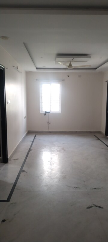 Room in 4 BHK Apartment at Pavani Laxmi Nivas, Madhapur – for Rent