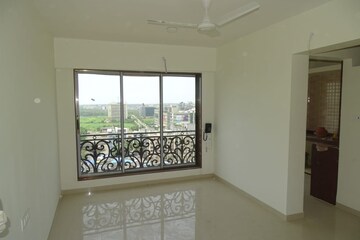 Room in 2 BHK Apartment at Rajesh Raj Infinia, Malad West – for Rent