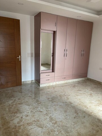 Room in 4 BHK Builder Floor at Malviya Nagar – for Rent