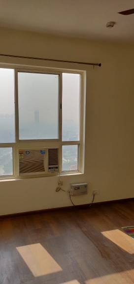 2 BHK Apartment For Sale in Express Zenith