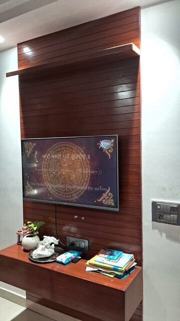 Furnished Amenities in 3.5 BHK Builder Floor at Indrapuram – for Sale