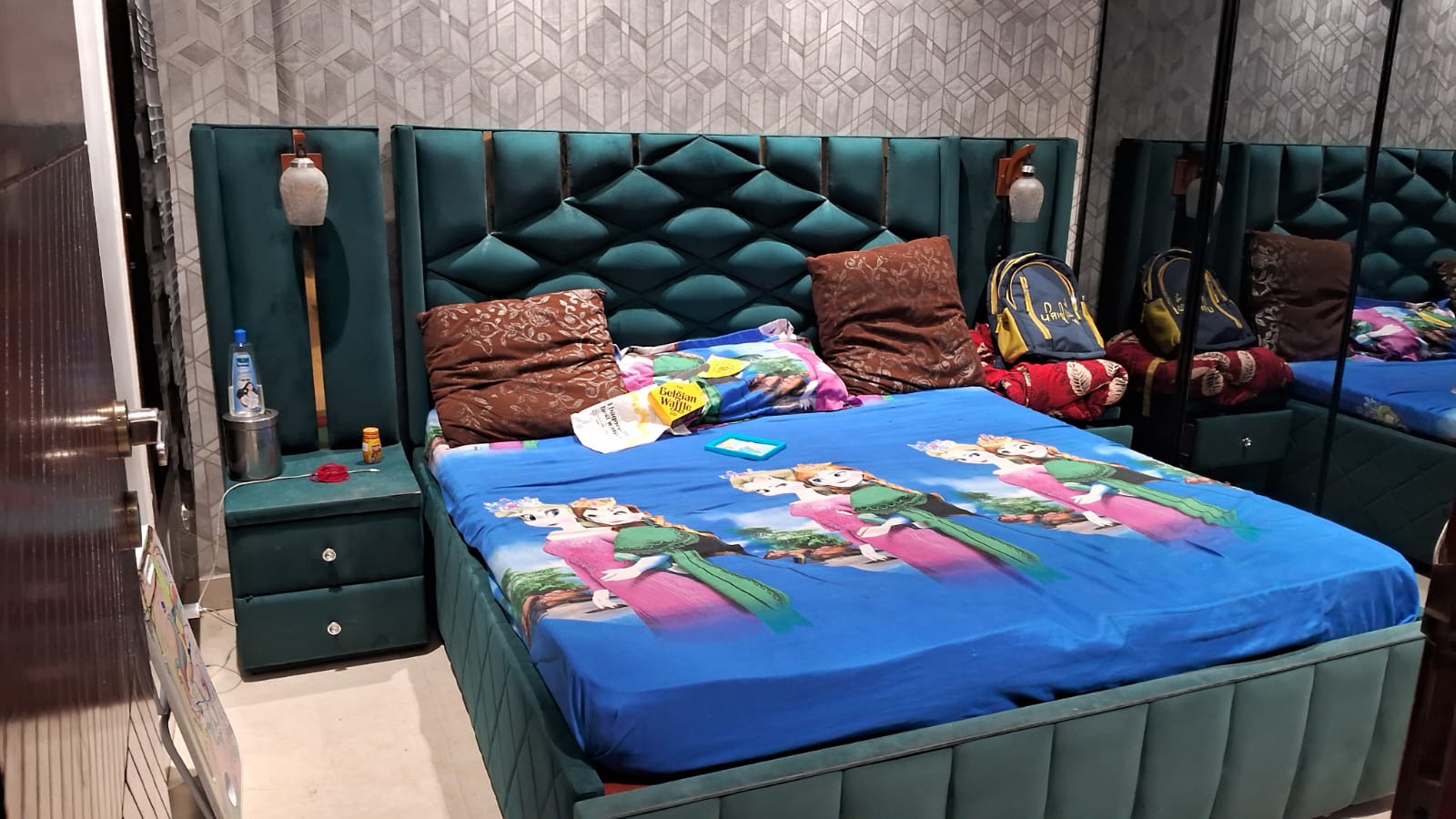 3.5 BHK + Pooja Room,Servant Room,Study Room Builder Floor For Sale in Indrapuram