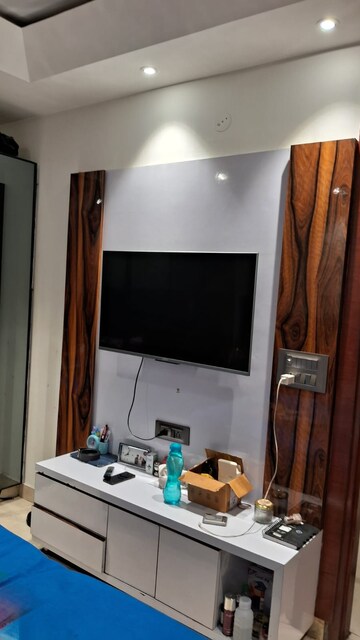 Furnished Amenities in 3.5 BHK Builder Floor at Indrapuram – for Sale