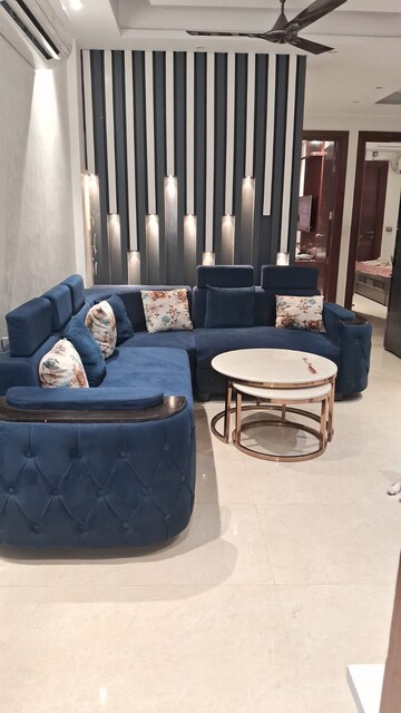 Master Bedroom in 3.5 BHK Builder Floor at Indrapuram – for Sale
