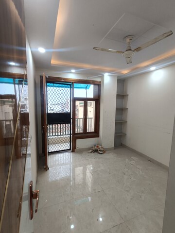 Room in 3 BHK Builder Floor at Malviya Nagar – for Rent