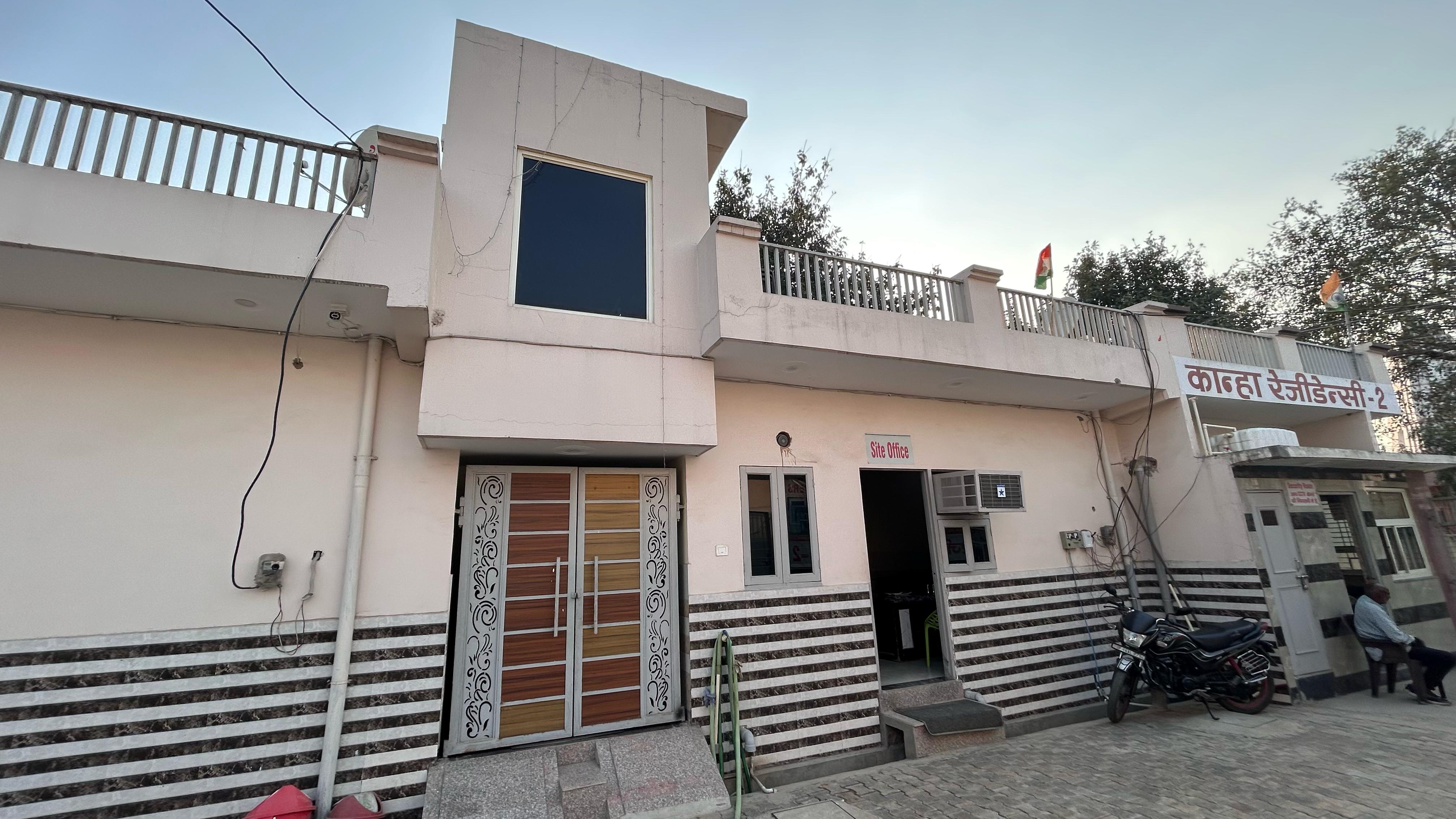 Plot For Sale in Mk Propty 