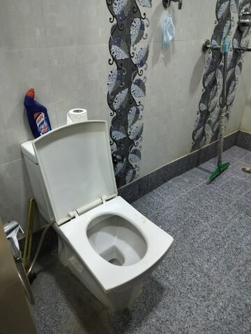 Bathroom in 1 BHK Builder Floor at Malviya Nagar – for Rent