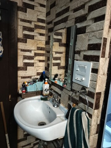 Master Bedroom in 1 BHK Builder Floor at Malviya Nagar – for Rent