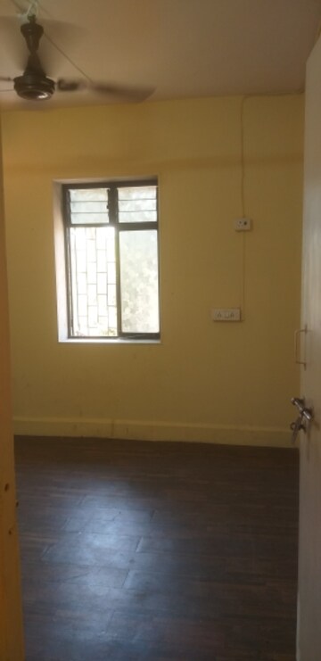 Room in 2 BHK Apartment at Rutu Park – for Rent