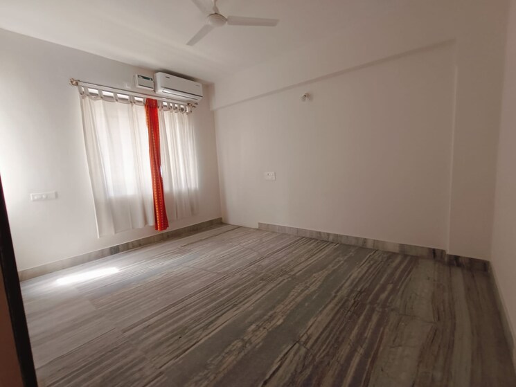 Room, hm-winchester 2 Bedroom 1700 Sq.Ft. Apartment In Rest House Road Bangalore 8341761