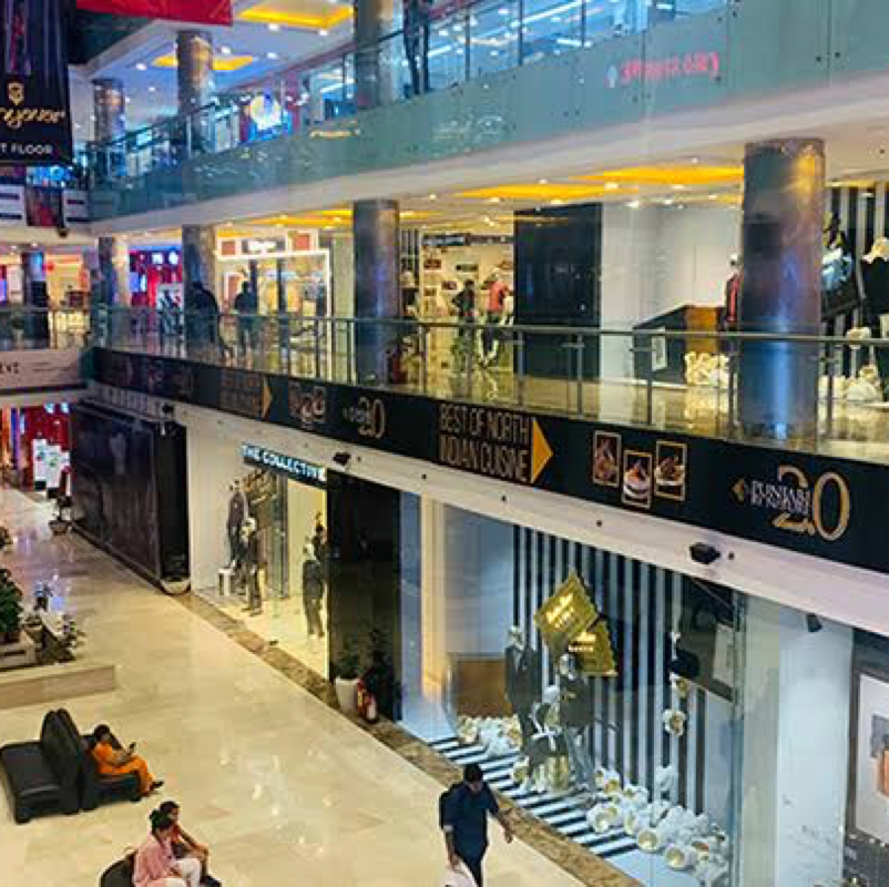 Retail Shop For Sale in LuxurY- Shop In Karol Bag