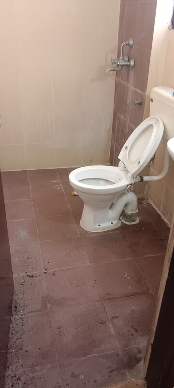 Bathroom in 2 BHK Apartment at Omaxe Heights, Sector 86 – for Sale