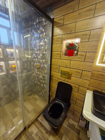 Bathroom in 4 BHK Independent House at Vashi Sector 7 – for Sale