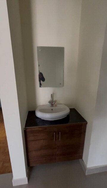 Bathroom in 3.5 BHK Apartment at Jankipuram Extension – for Rent