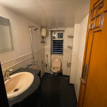 Team Area in 2 BHK Apartment at Sea Crest Apartment, Seven Bunglow – for Rent