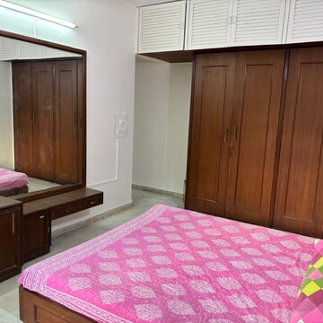 Bedroom in 3 BHK Apartment at Dignity Apartments, Seven Bunglow – for Rent
