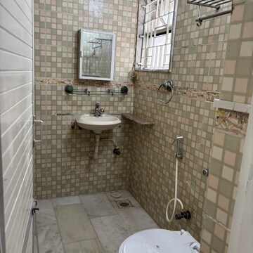 Bathroom in 3 BHK Apartment at Dignity Apartments, Seven Bunglow – for Rent