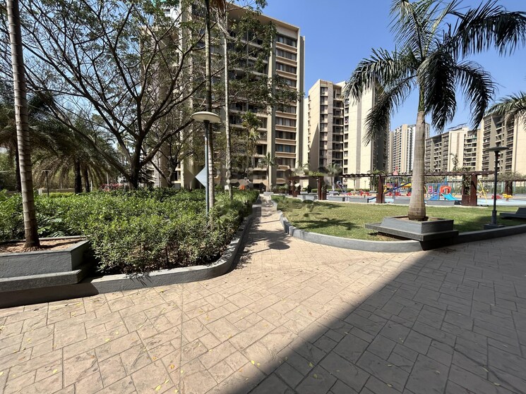  Parking, pride-world-city-brooklyn 2 Bedroom 672 Sq.Ft. Apartment In Charholi Budruk Pune 8342064