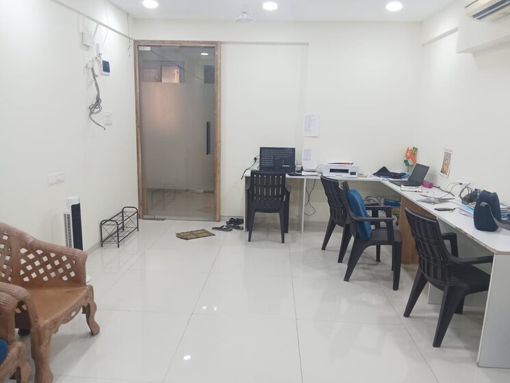 Team Area, ghatkopar west Commercial Office Space 423 Sq.Ft. In Ghatkopar West Mumbai 8342118