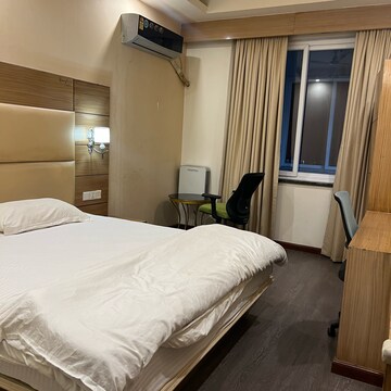 Bedroom in  Pg at Sector 10a – for Rent