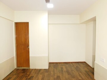 Room in 2 BHK Apartment at Shrishti Synchronicity, Chandivali – for Rent