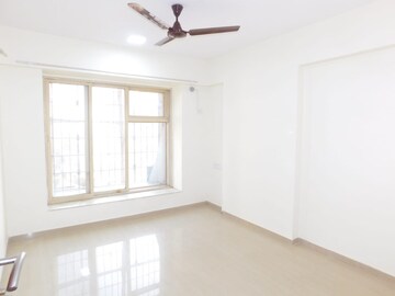 Room in 2 BHK Apartment at Shrishti Synchronicity, Chandivali – for Rent
