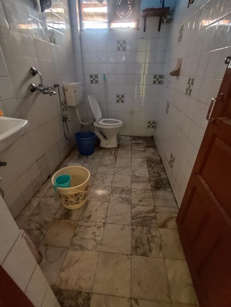 Bathroom, margao 2 Bedroom 90 Sq.Mt. Apartment In Margao Goa 8342373
