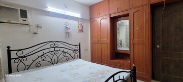Room in 2 BHK Apartment at Miracle Heights, Kopar Khairane – for Rent