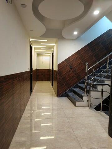 Staircase in 5 BHK Apartment at Vipul Belmonte, Sector 53 – for Sale