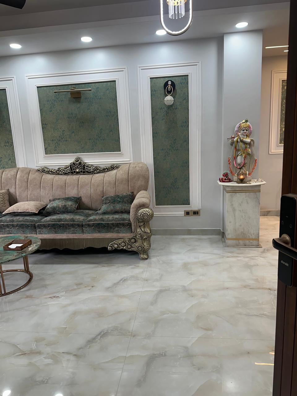 3 BHK + Servant Room Apartment For Sale in Emaar MGF Emerald Hills