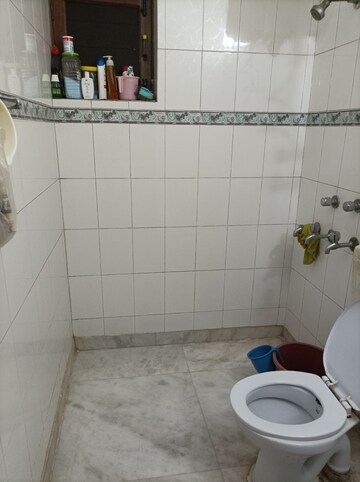 Master Bedroom in 1 BHK Builder Floor at Sector 21 – for Rent